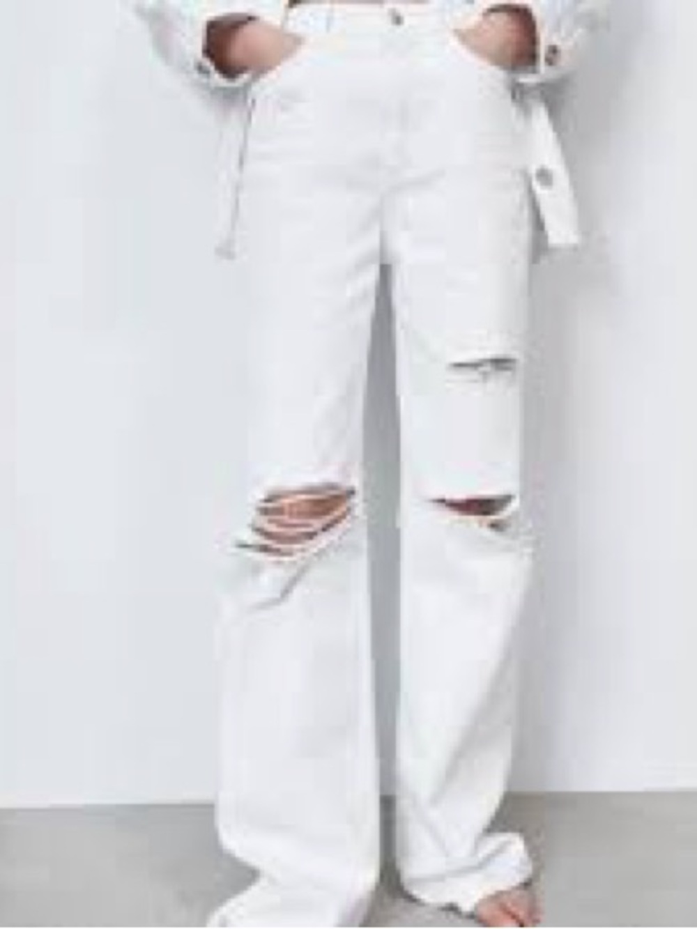 Zara White Distressed Straight-Leg Jeans - Women